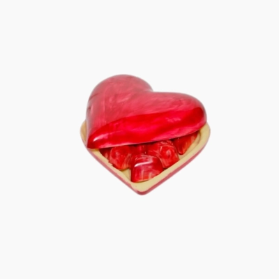 Serce z białej czekolady z 6 pralinami 170g